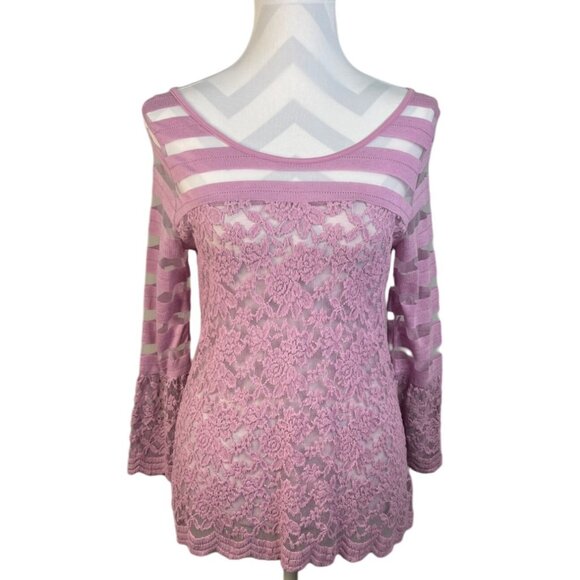 Buckle Gimmicks by BKE Women's Small Lace Blouse Purple Flutter Sleeve NEW - Picture 2 of 7